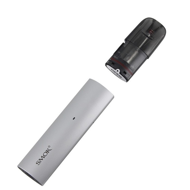 Smok Solus Pod Mod gümüş renk, kartuşu açık, minimalist tasarım.