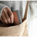 Aspire Vilter Power Bank gri-kahve renkli, elde taşınan şık cihaz