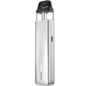 Vaporesso XROS 5 Mini Pod Mod gümüş renkli, kompakt elektronik sigara cihazı.