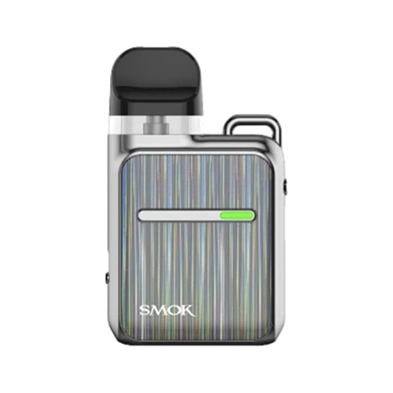 Smok NOVO Master Pod Mod gümüş renkli çizgili gövde ve siyah ağızlık.